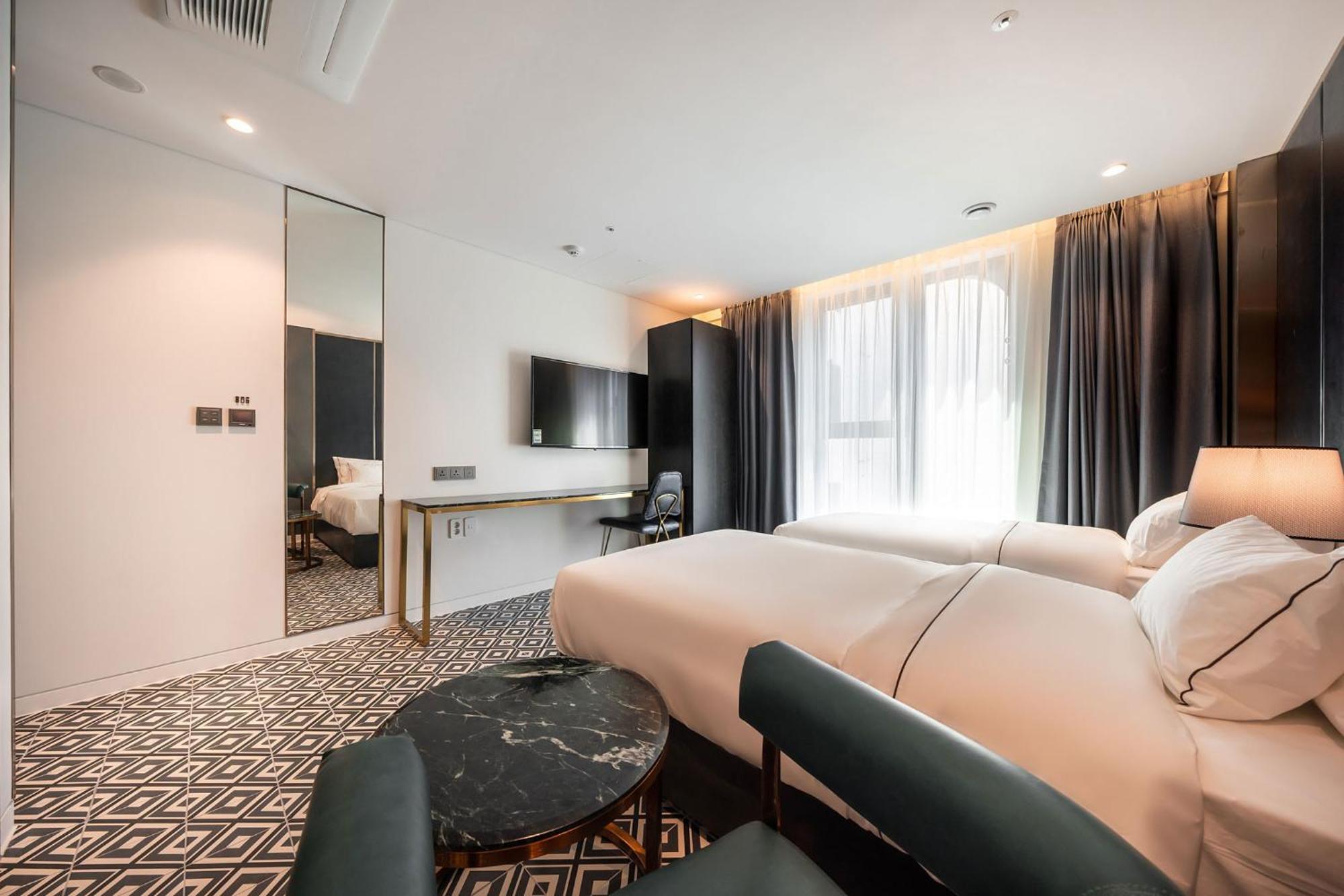 Hotel The Castle Jamsil-Sene โซล ภายนอก รูปภาพ